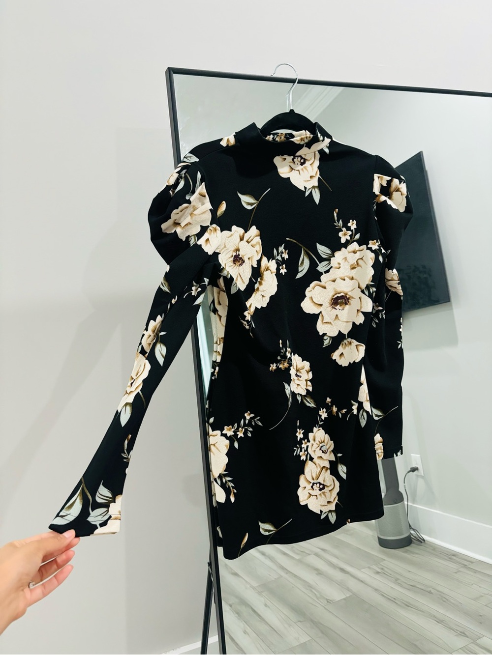 SHEIN Black Long Sleeve Floral Puff Shoulder Dress